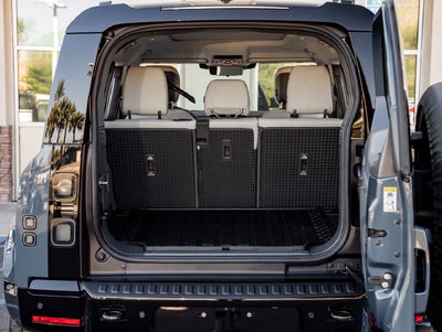 2026 Land Rover Defender 110 X-Dynamic SE
