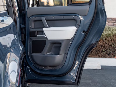 2026 Land Rover Defender 110 X-Dynamic SE