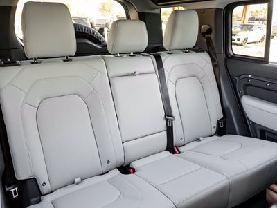 2026 Land Rover Defender 110 X-Dynamic SE