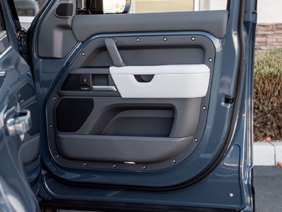 2026 Land Rover Defender 110 X-Dynamic SE