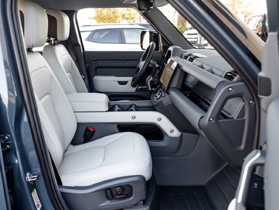 2026 Land Rover Defender 110 X-Dynamic SE