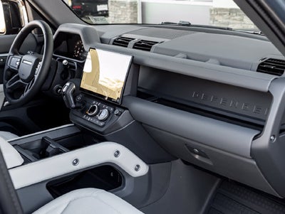 2026 Land Rover Defender 110 X-Dynamic SE