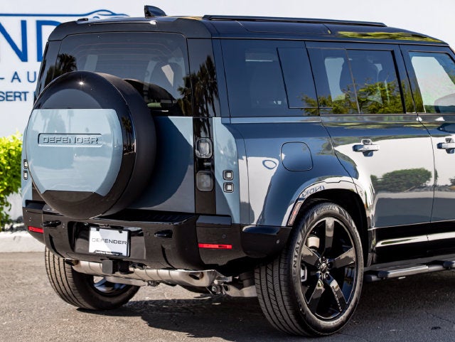 2026 Land Rover Defender 110 X-Dynamic SE