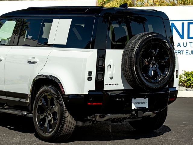 2026 Land Rover Defender 110 X-Dynamic SE