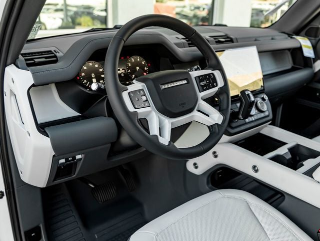 2026 Land Rover Defender 110 X-Dynamic SE