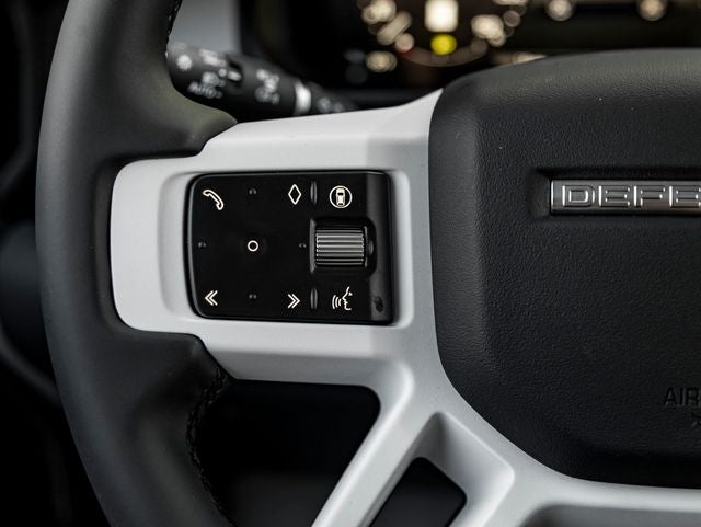 2026 Land Rover Defender 110 X-Dynamic SE
