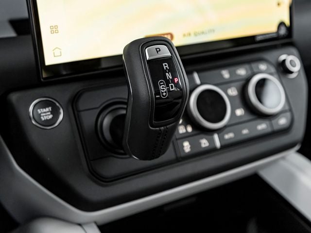 2026 Land Rover Defender 110 X-Dynamic SE