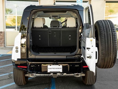 2026 Land Rover Defender 110 X-Dynamic SE