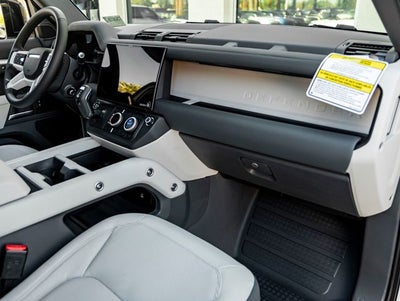 2026 Land Rover Defender 110 X-Dynamic SE