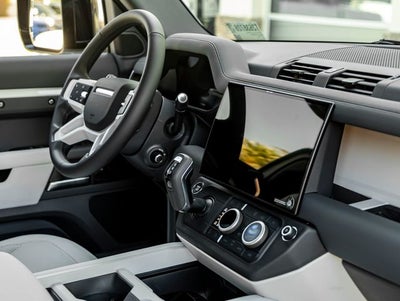 2026 Land Rover Defender 110 X-Dynamic SE