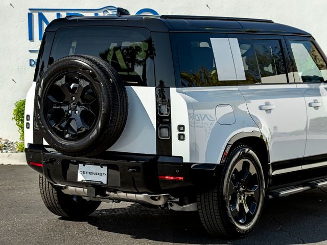 2026 Land Rover Defender 110 X-Dynamic SE