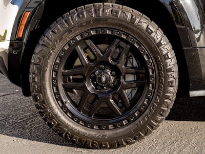 2024 Land Rover Defender 110 X-Dynamic SE