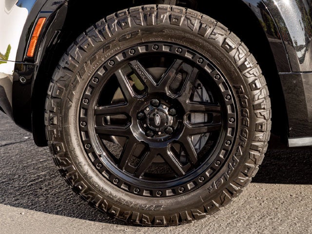 2024 Land Rover Defender 110 X-Dynamic SE