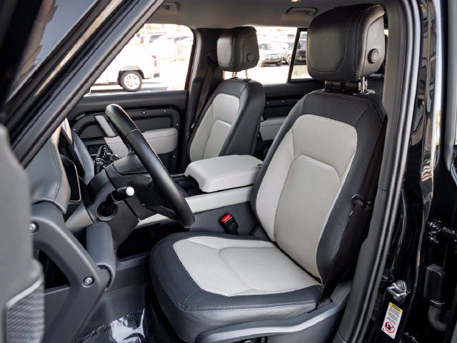 2024 Land Rover Defender 110 X-Dynamic SE