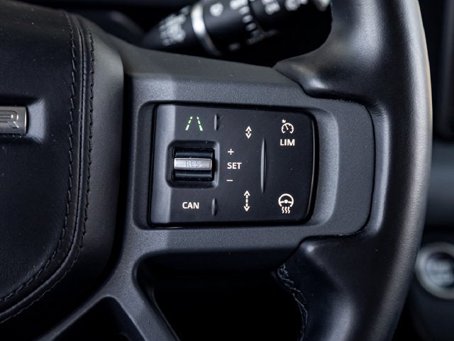 2024 Land Rover Defender 110 X-Dynamic SE
