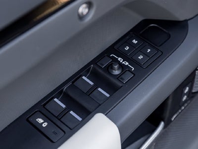 2024 Land Rover Defender 110 X-Dynamic SE