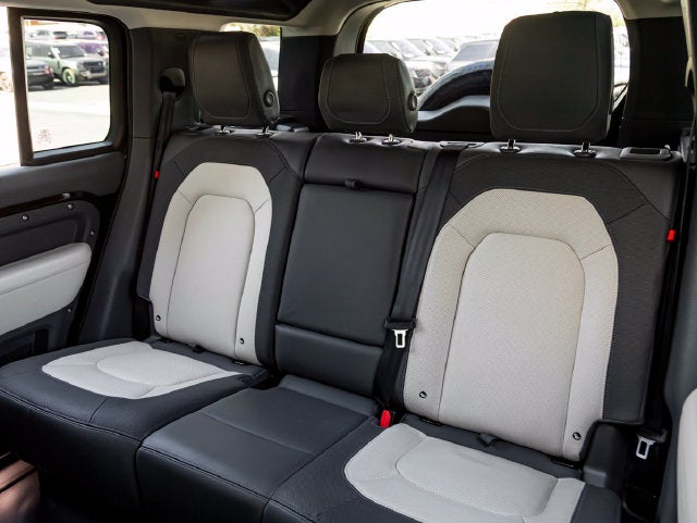 2024 Land Rover Defender 110 X-Dynamic SE