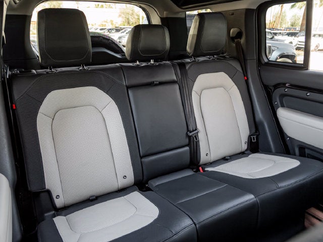 2024 Land Rover Defender 110 X-Dynamic SE