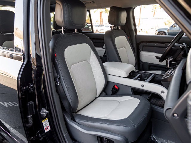 2024 Land Rover Defender 110 X-Dynamic SE