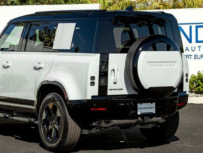 2026 Land Rover Defender 110 X-Dynamic SE