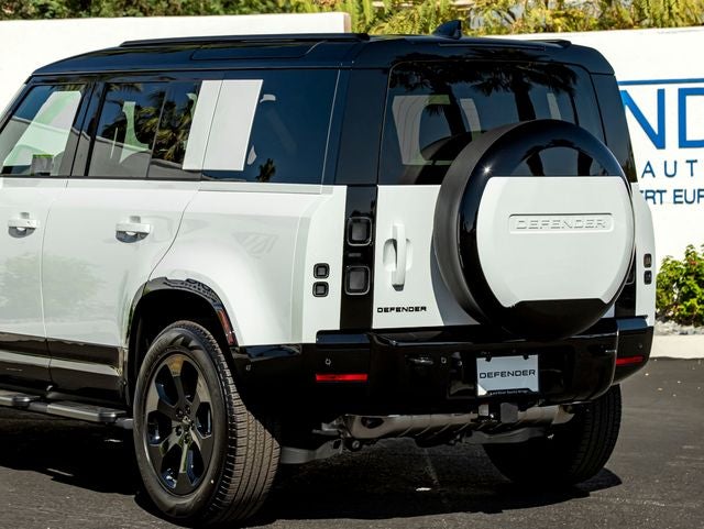 2026 Land Rover Defender 110 X-Dynamic SE