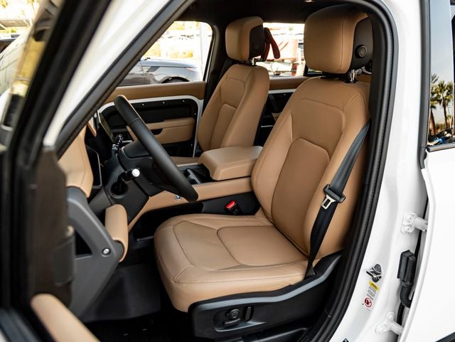 2026 Land Rover Defender 110 X-Dynamic SE