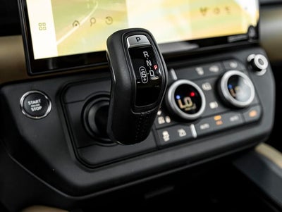 2026 Land Rover Defender 110 X-Dynamic SE