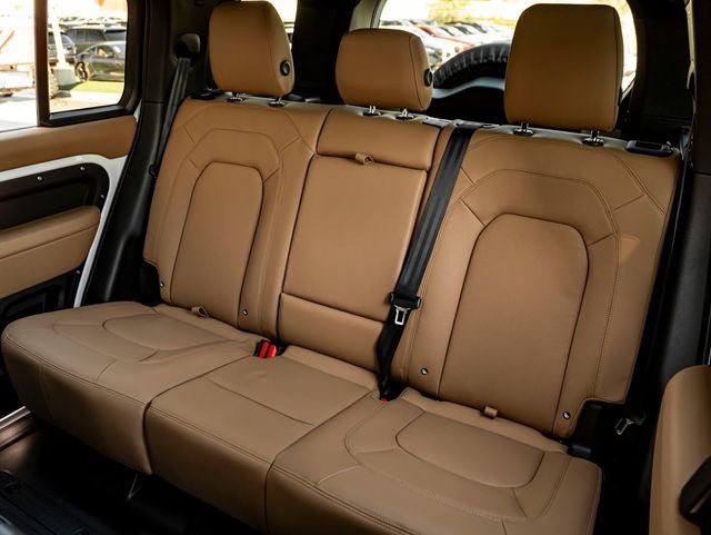 2026 Land Rover Defender 110 X-Dynamic SE