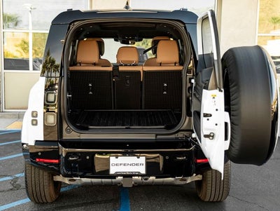 2026 Land Rover Defender 110 X-Dynamic SE