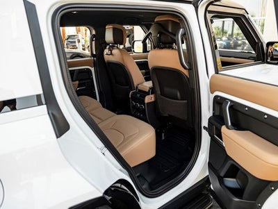 2026 Land Rover Defender 110 X-Dynamic SE