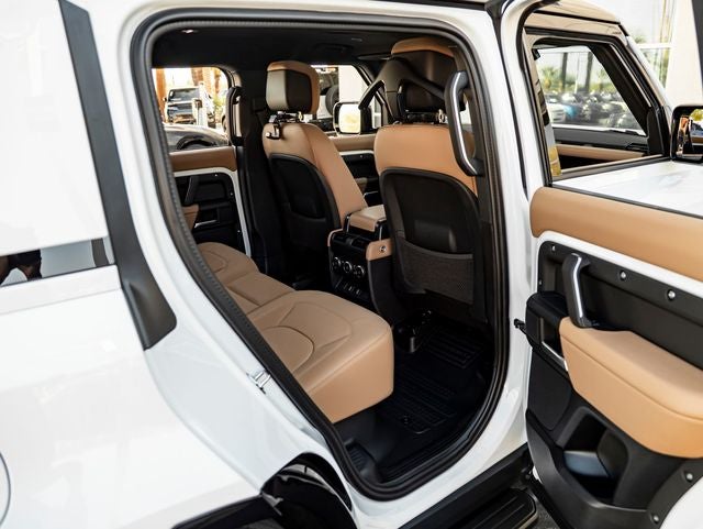 2026 Land Rover Defender 110 X-Dynamic SE