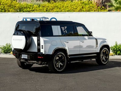 2026 Land Rover Defender 110 X-Dynamic SE