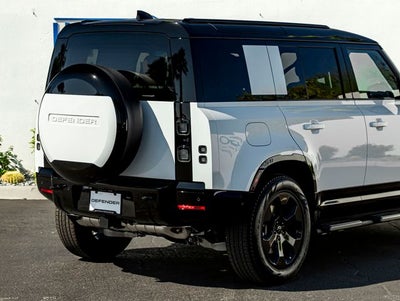 2026 Land Rover Defender 110 X-Dynamic SE