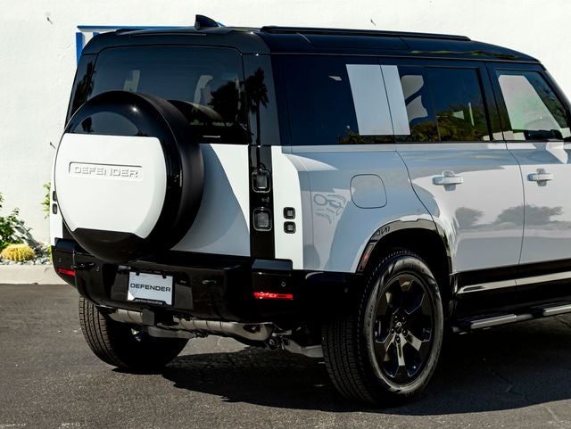 2026 Land Rover Defender 110 X-Dynamic SE