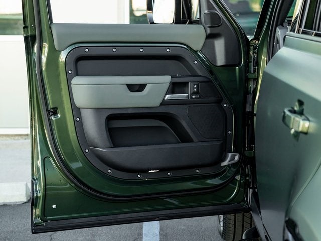 2026 Land Rover Defender 110 X-Dynamic SE