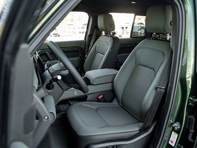 2026 Land Rover Defender 110 X-Dynamic SE