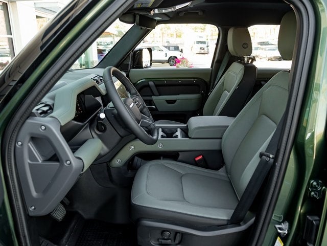 2026 Land Rover Defender 110 X-Dynamic SE