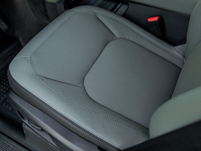 2026 Land Rover Defender 110 X-Dynamic SE