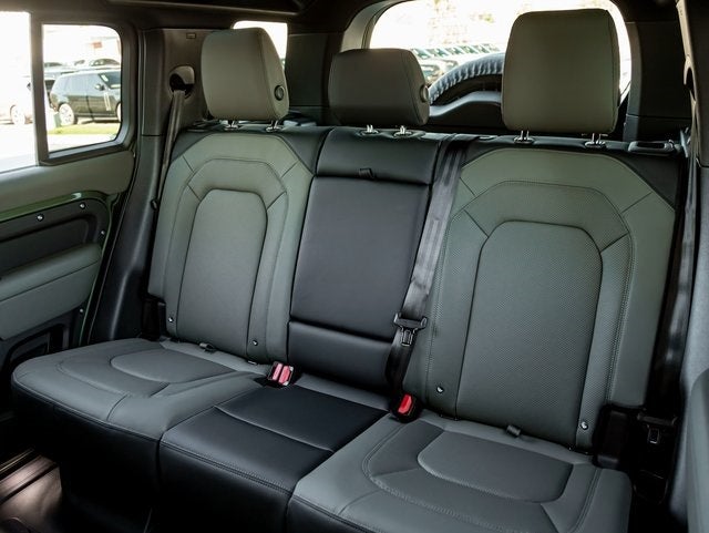 2026 Land Rover Defender 110 X-Dynamic SE