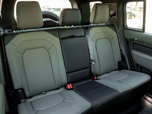 2026 Land Rover Defender 110 X-Dynamic SE