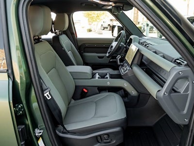 2026 Land Rover Defender 110 X-Dynamic SE