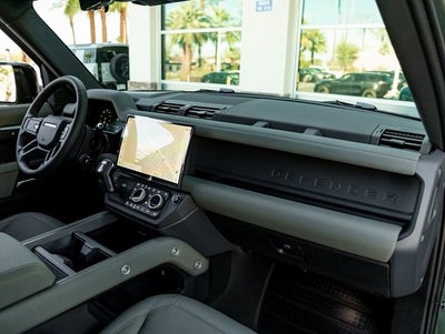 2026 Land Rover Defender 110 X-Dynamic SE