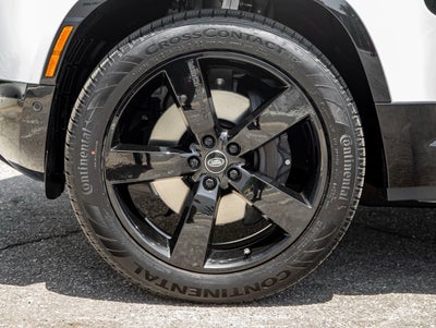 2025 Land Rover Defender 110 X-Dynamic SE