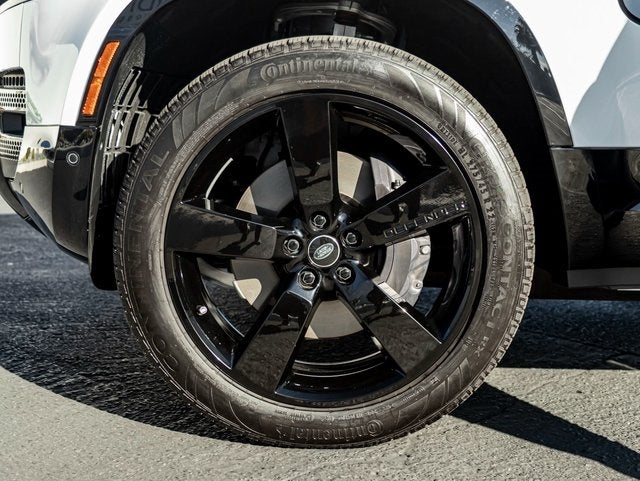 2025 Land Rover Defender 110 X-Dynamic SE