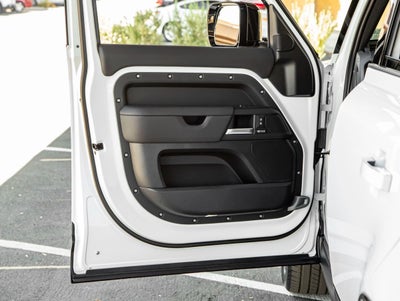 2025 Land Rover Defender 110 X-Dynamic SE