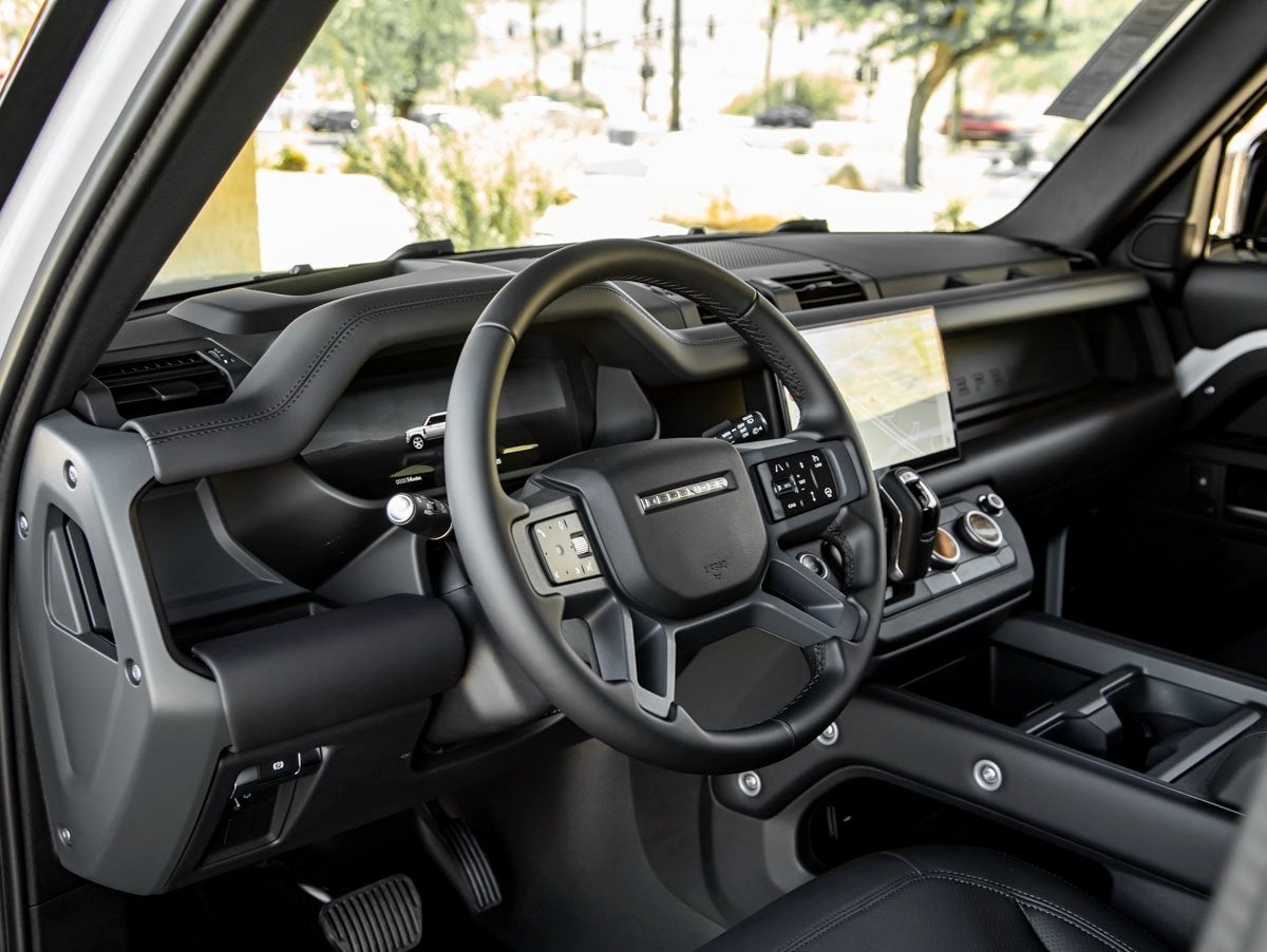 2025 Land Rover Defender 110 X-Dynamic SE