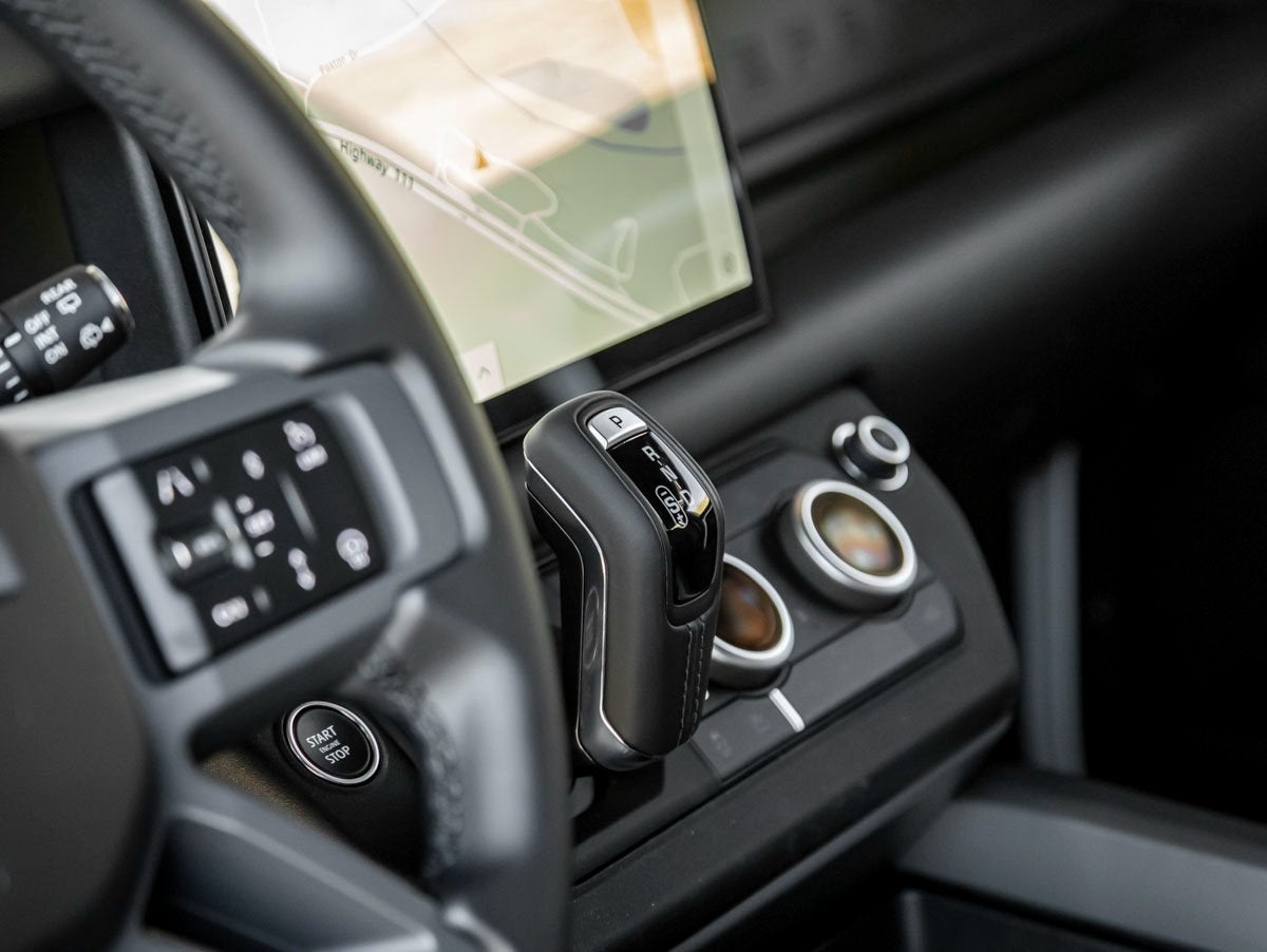 2025 Land Rover Defender 110 X-Dynamic SE