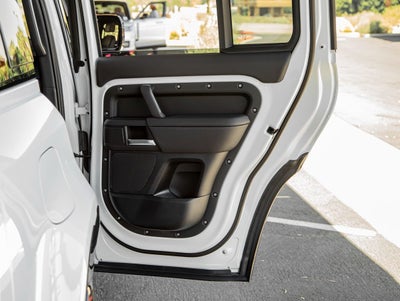 2025 Land Rover Defender 110 X-Dynamic SE