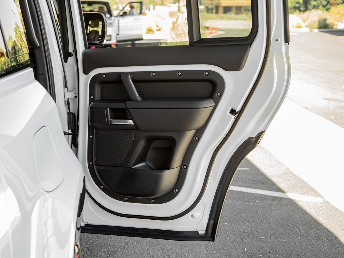 2025 Land Rover Defender 110 X-Dynamic SE