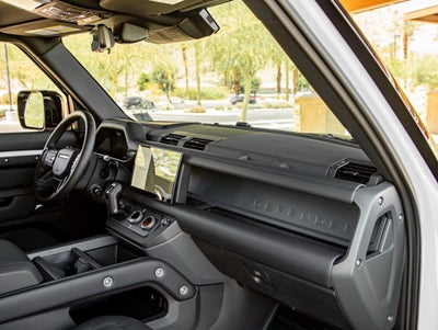 2025 Land Rover Defender 110 X-Dynamic SE